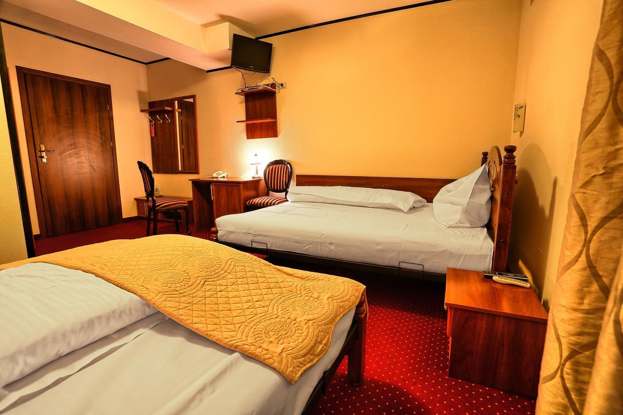 Hotel Zodiak