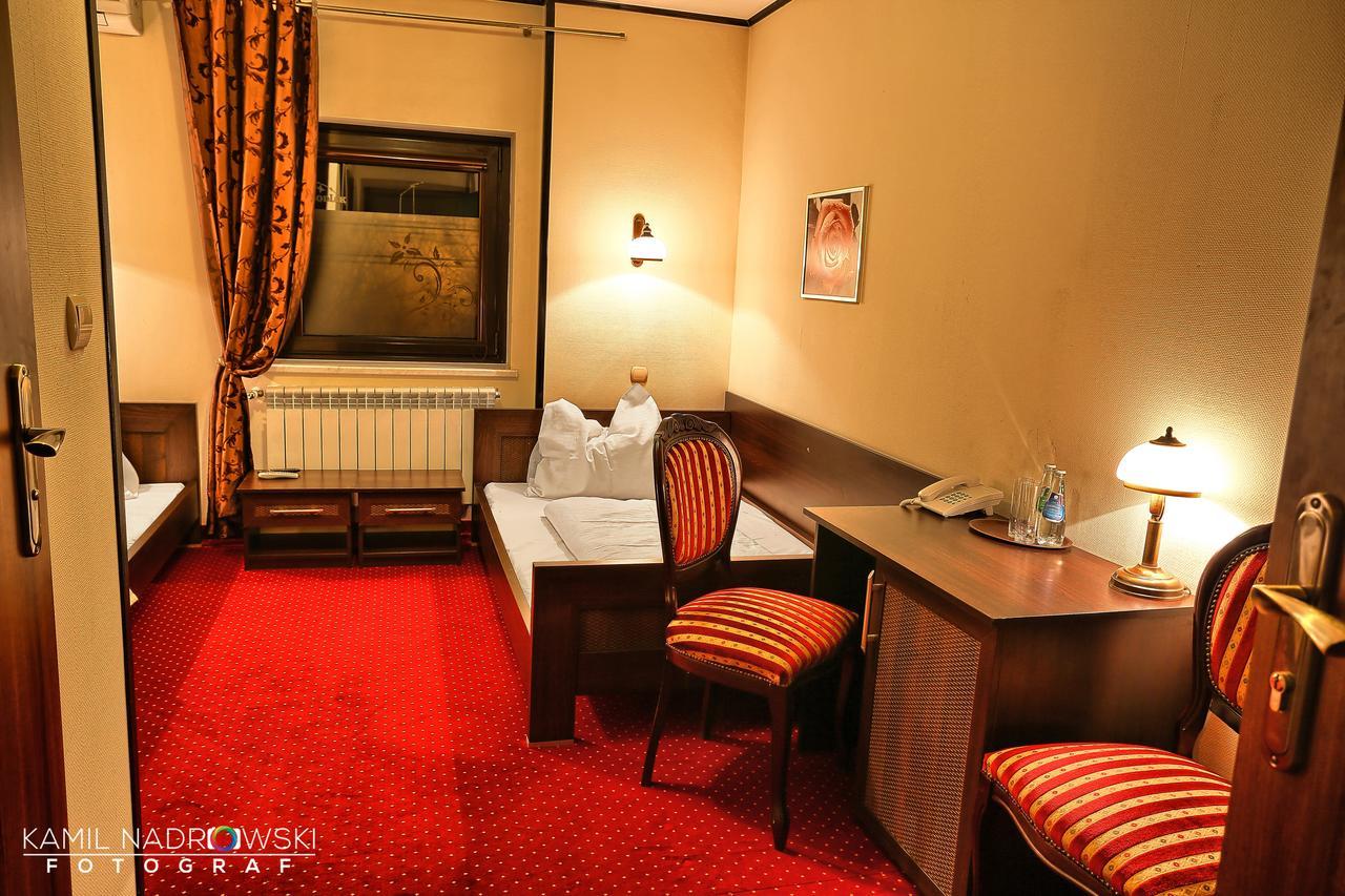Hotel Zodiak